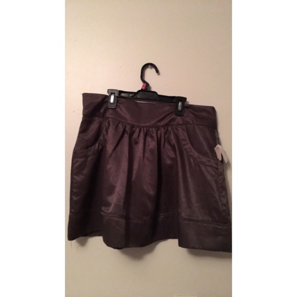 Elle woman’s short skirt